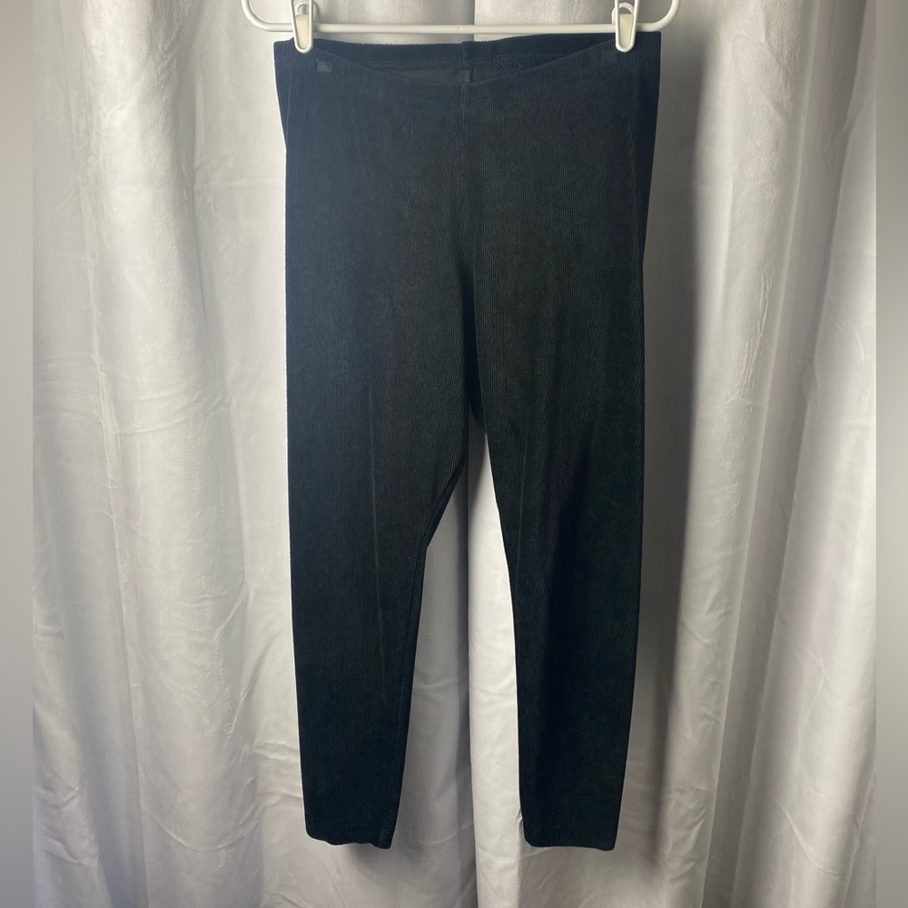 OLD NAVY ribbed leggings.